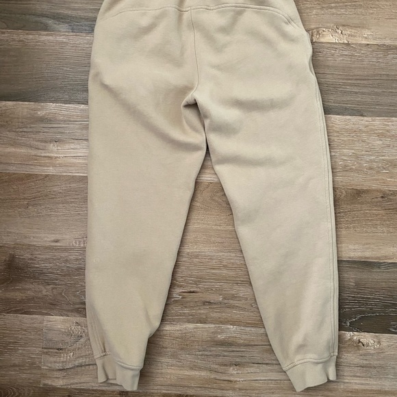 Lululemon sweatpants - Picture 3 of 4